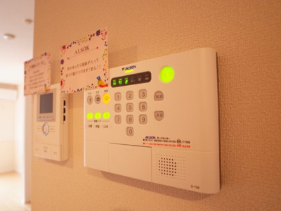 【設備】 | プレミアムDハウス | 24時間警備