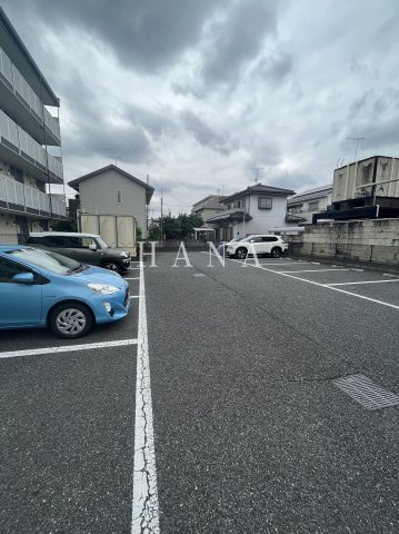 エミールプラザの駐車場