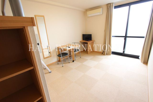 エミールプラザの居間・リビング