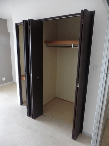 アールパンション高井田の収納