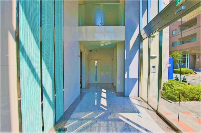 アールパンション高井田のロビー