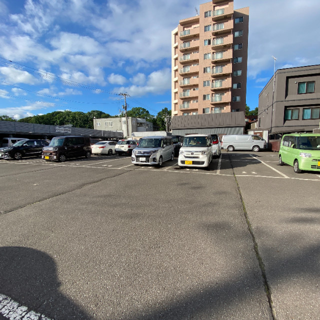 サンヴェール中島の駐車場