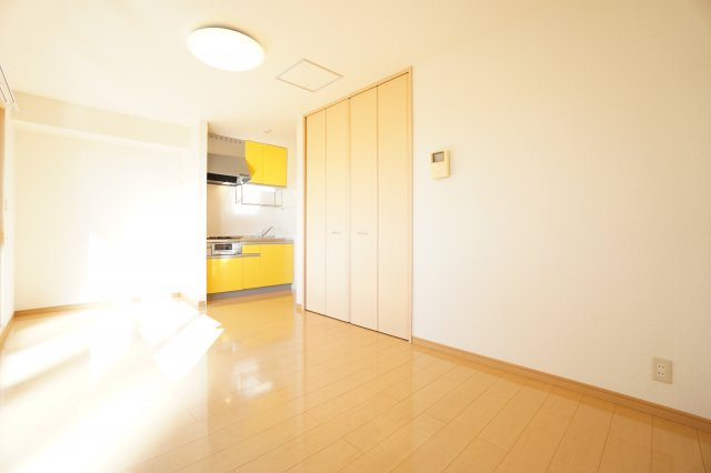 【洋室】 | Blanche | ※同物件・反転タイプの写真です。