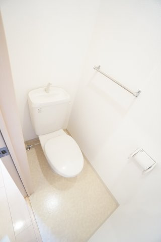 【トイレ】 | Blanche | ※同物件・反転タイプの写真です。