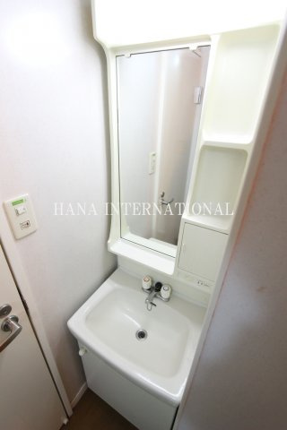 レオパレス東の洗面所|※参考画像の為、現況を優先致します。