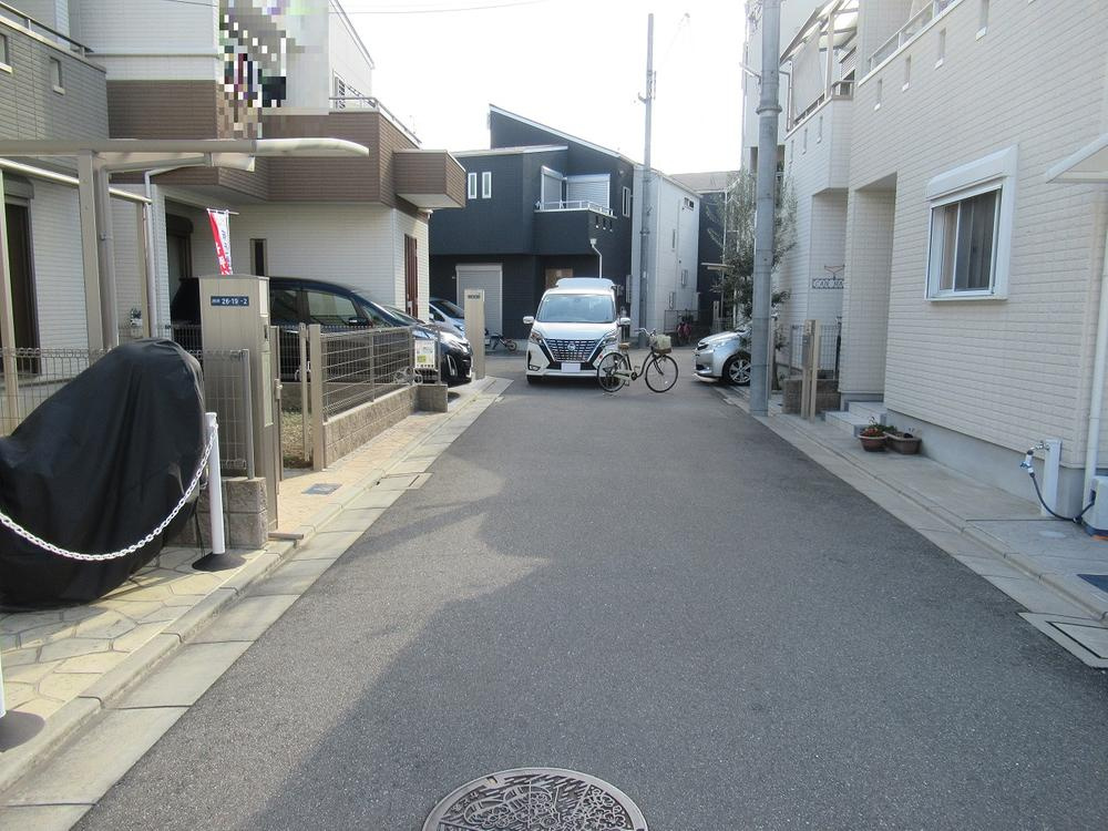上野口町　中古一戸建ての前面道路含む現地写真|前面道路含む現地写真　幅員4ｍ
■物件内覧・資金計画相談・住宅ローン相談、リフォーム相談、お問合せ受付中■
※当日・翌日のご内覧、ご相談はお電話でのお問合せがスムーズです！