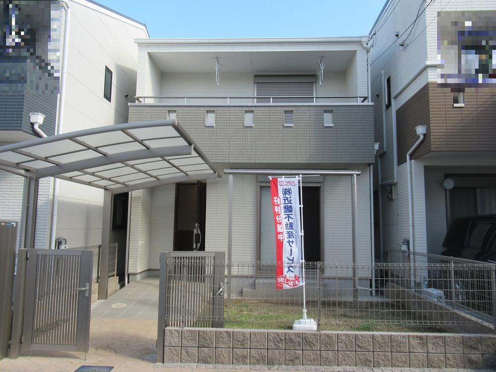 上野口町　中古一戸建ての外観|新しい生活にいかがでしょうか？外観はお住まいの顔になります。こだわりたいポイントですね。外壁塗装や屋根塗装のご相談も承っております。
■現地内覧・資金計画相談・住宅ローン相談もお問合せ受付中■