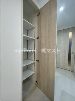 リュエルうめきたの収納