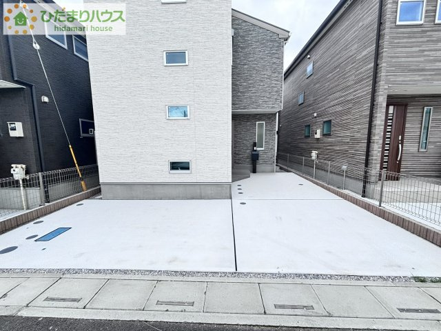 西区佐知川　未入居物件　クレアスタウン　01の駐車場|カースペース2台駐車可能