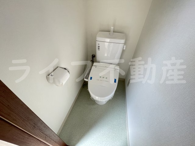 寿ビルのトイレ|ゆったりとした空間のトイレです