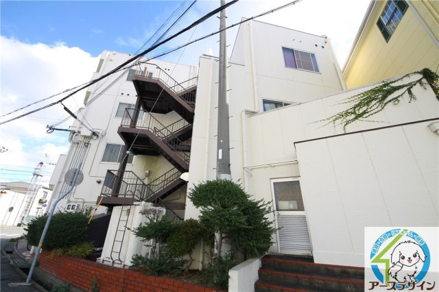 横山ビルの外観