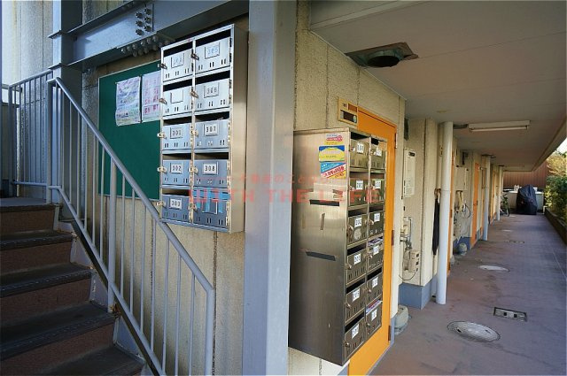 エトランゼ宮本Ⅳ【キャッシュバック対象】のロビー|清潔なロビーです