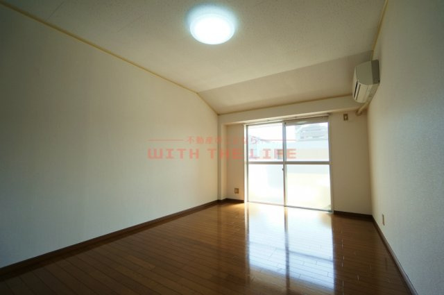 エトランゼ宮本Ⅳ【キャッシュバック対象】の居間・リビング|おしゃれな居間です