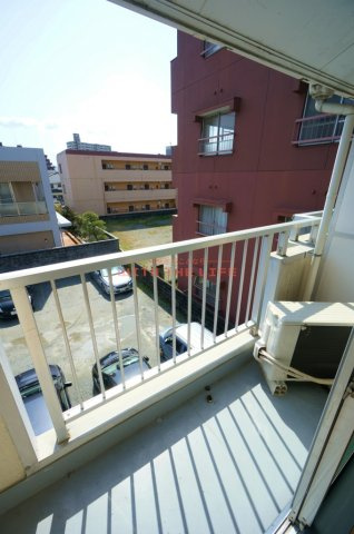 エトランゼ宮本Ⅳ【キャッシュバック対象】のバルコニー|バルコニー付きです