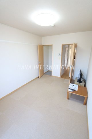 レオパレスTF　oneの寝室|2階以上のお部屋は絨毯仕様です。