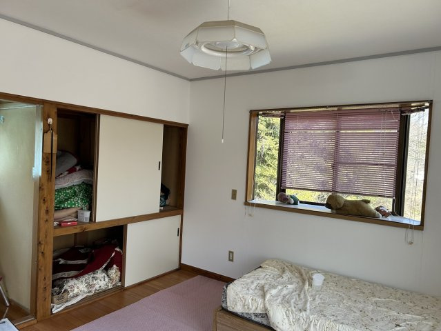 田人町旅人字木ノ下　中古一戸建ての洋室