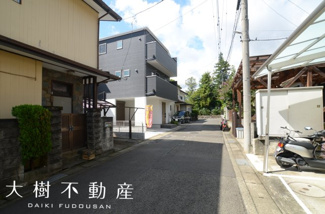 【前面道路含む現地写真】