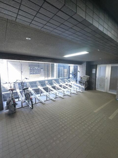 【駐車場】 | 敷地内に自転車置き場があります(^^)/