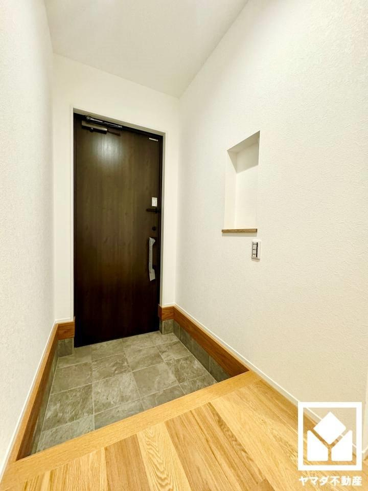 伏見区深草出羽屋敷町の玄関