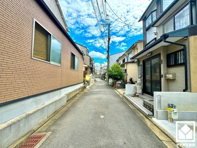 伏見区深草出羽屋敷町の前面道路含む現地写真
