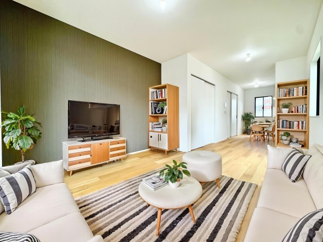 伏見区深草出羽屋敷町の居間・リビング|※実写真と間取り図からCG再現した「空室リフォームイメージ」に家具などをCG合成しており、実際と異なります。							