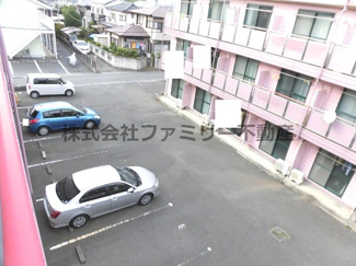 【駐車場】