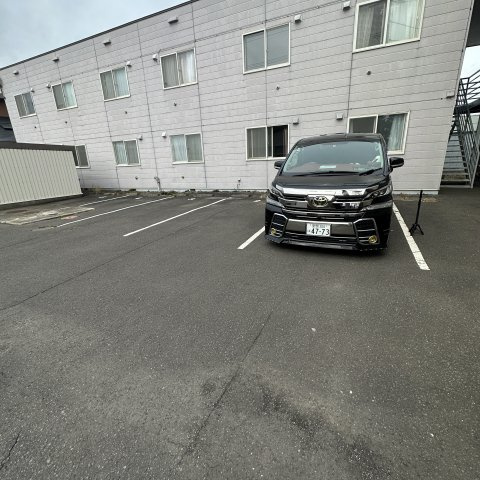 ハイツクリエイトの駐車場