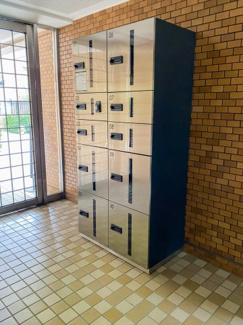 【その他共用部分】 | お出かけ時にも荷物が受け取れる宅配ボックス完備