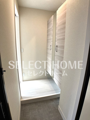 【玄関】 | Hermitage久後埼 | 収納もある玄関です