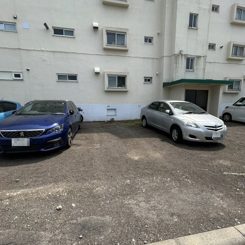 高砂ハイツD棟の駐車場