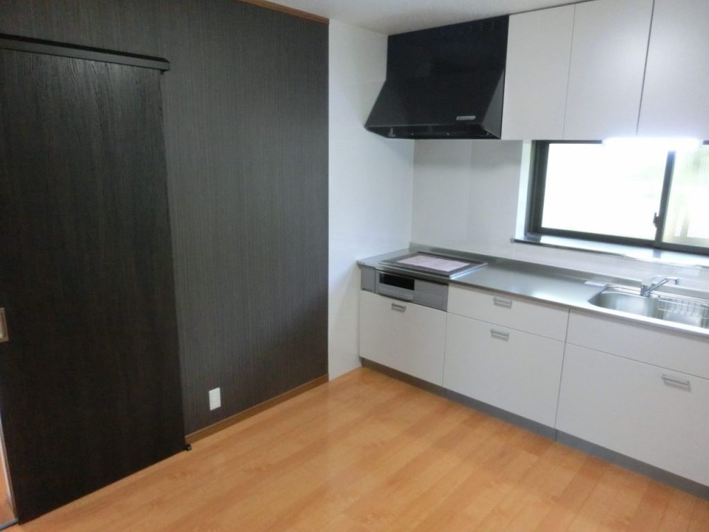 玉名市伊倉北方戸建のキッチン|コンパクトなキッチンで掃除もラクラク