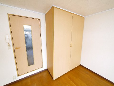 レオパレスウェストコートの収納|大きなスペースがあり、収納には困りません