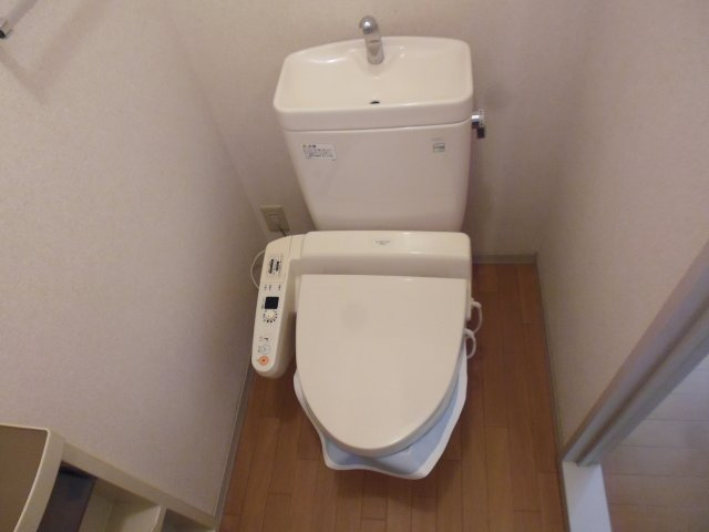 シャーメゾンアナナス（B）のトイレ