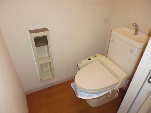 シャーメゾンアナナス（B）のトイレ