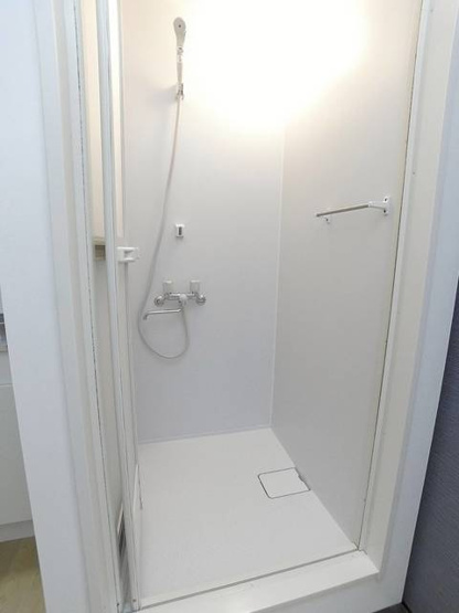 【シャワールーム】
