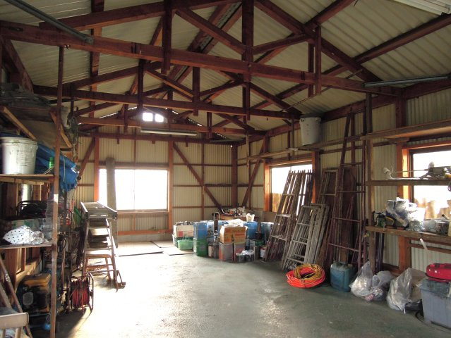 神島1貸地貸倉庫の内装