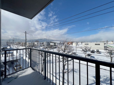 【展望】 | 北区新琴似1-6 新築後未使用 RC造 | バルコニーからのは街並みや山が見渡せます♪