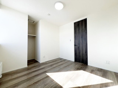 【洋室】 | 北区新琴似1-6 新築後未使用 RC造 | 3階5.8帖洋室・ミニウォークインクローゼット完備♪