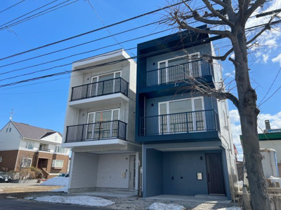 【外観】 | 北区新琴似1-6 新築後未使用 RC造 | RC造３階建の新築分譲住宅・２棟同時販売です♪