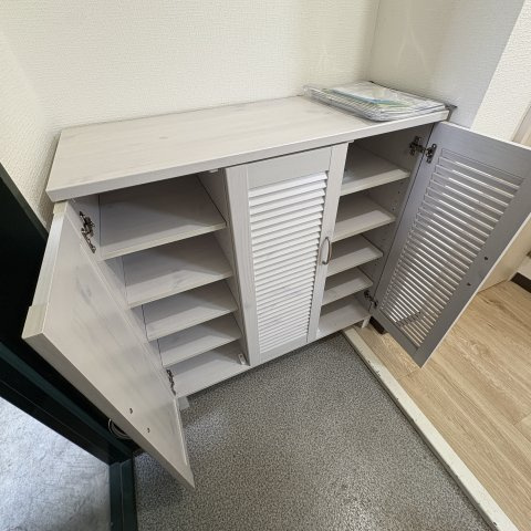 第１０ハトヤビルの玄関