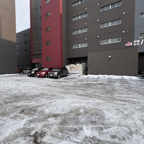 第１０ハトヤビルの駐車場