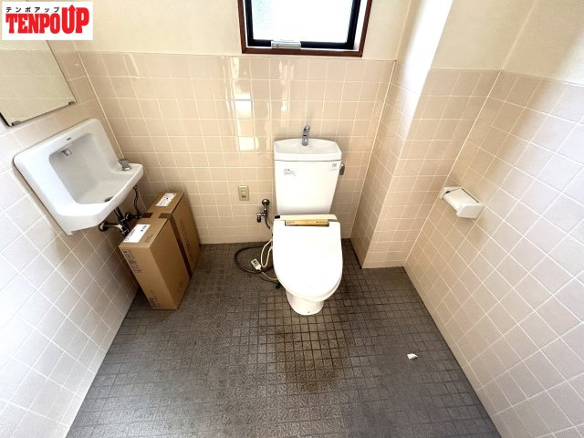 天白区池場１丁目貸店舗のトイレ
