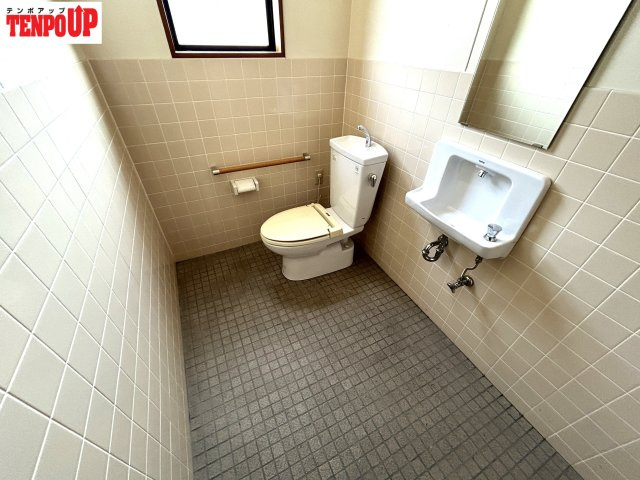 天白区池場１丁目貸店舗のトイレ