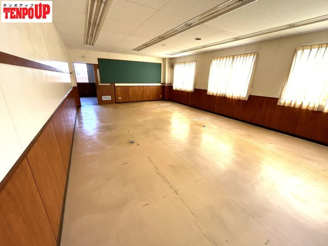 天白区池場１丁目貸店舗のロビー