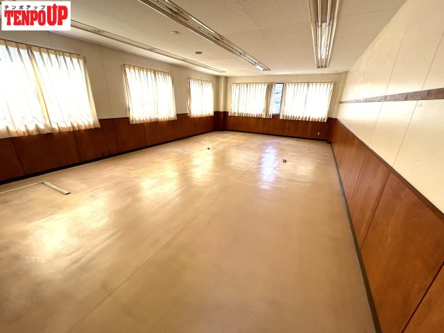 天白区池場１丁目貸店舗の居間・リビング