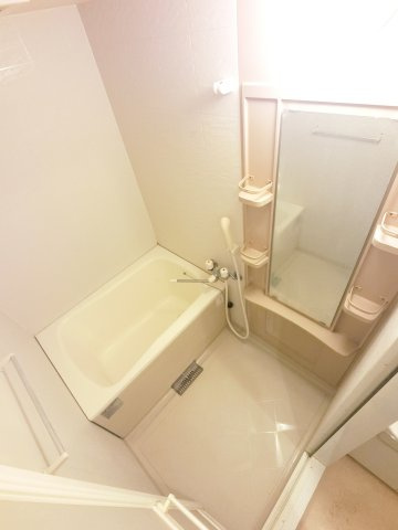 ヴィラ　クロシェットの浴室