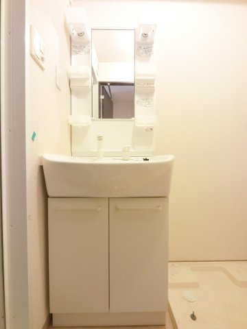 ヴィラ　クロシェットの独立洗面台