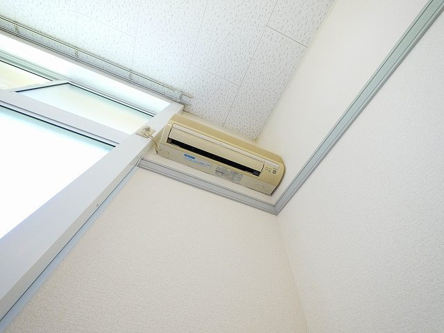 レオパレス秋桜の設備|エアコン