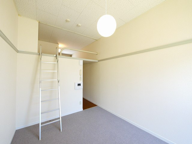 レオパレス秋桜の居間・リビング|ゆったり過ごせるリビングです