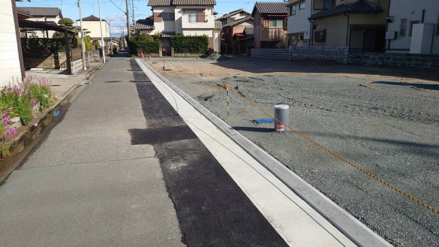 尾上町長田建築条件なし売土地の外観|前面道路から①～③号地を見渡す